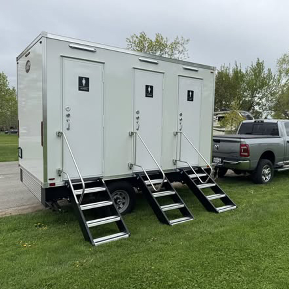 Mobile Toilet Trailer Luxury 3 - Outdoor Camping Rentals recensie en prijs